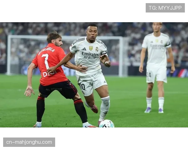 姆巴佩第88分钟倒地，VAR回放后未判点球引争议